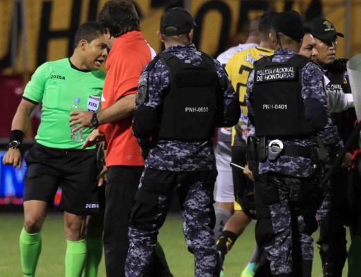 Armando Castro denuncia insultos por cuerpo técnico de Olimpia