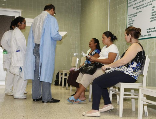 Más de mil personas esperan por una cirugía en el hospital Mario Rivas