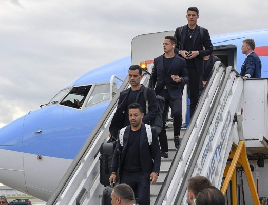 Selección de México aterriza en Rusia envuelto en polémica