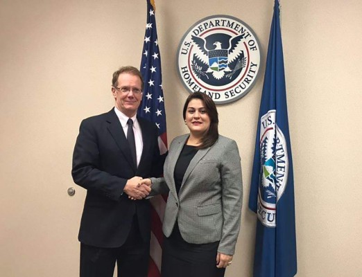 Shannon y Nealon reconocen avances de Honduras