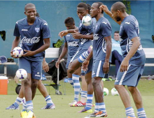 Selección de Honduras saldrá con un equipo ofensivo contra México