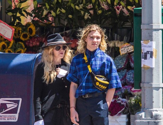 Detienen a hijo de Madonna por fumar marihuana