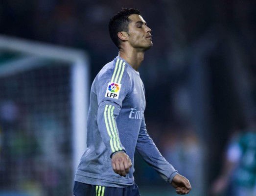 Video: Cristiano Ronaldo le volvió a dar otra patada a un rival