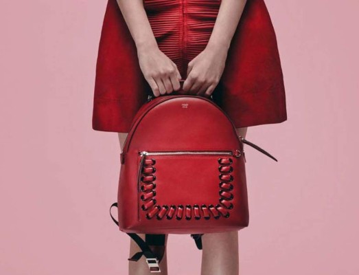 ¡A usar mochilas coloridas este año!