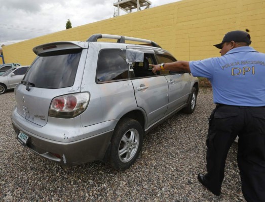 Analizan indicios encontrados en el carro del médico asesinado