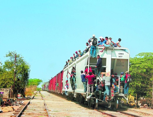 Cancillerías acuerdan acciones para migrantes