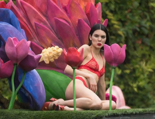 Kendall Jenner en sensual sesión de fotos  
