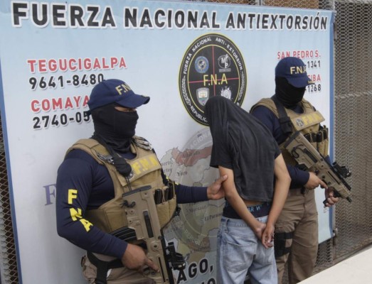 Cae menor sospechoso de participar en masacre