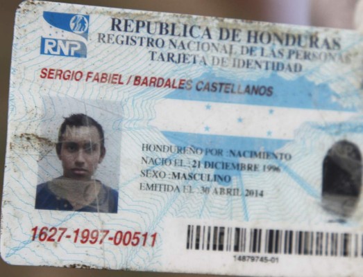 En fosas comunes encuentran restos de seis personas