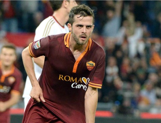 La Roma se impone al Milan y retrasa el alirón de la Juventus