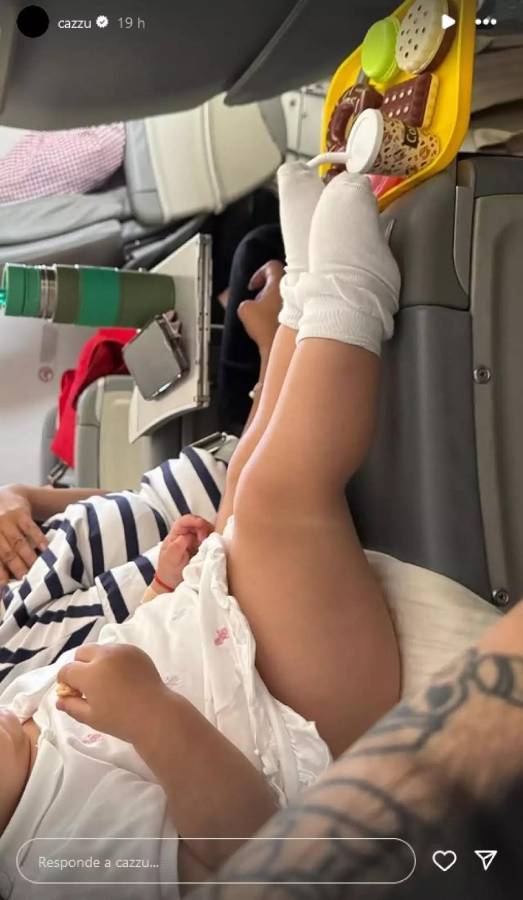 Fotografía compartida por Cazzu en su historia de Instagram.