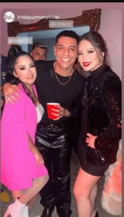 Hace algunos años atrás volvió a desatar la polémica en redes sociales cuando se dejó ver junto a Frida Guzmán.