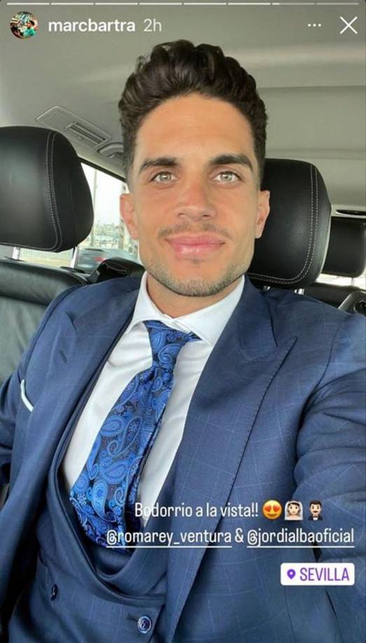 Marc Bartra, defensa del Betis, también estuvo presente en la boda de su excompañero del Barcelona.