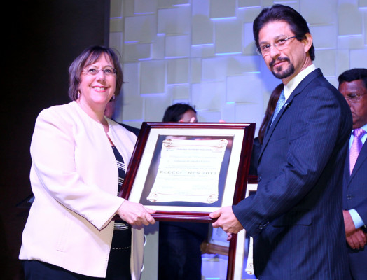 Lisa Kubiske pide valentía a nueva cúpula del Congreso Nacional