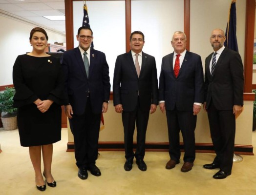 Hernández dialoga con altos funcionarios de EEUU sobre seguridad e inversión