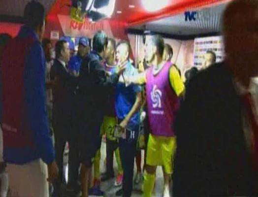 Video: La tremenda bronca entre hondureños y costarricenses