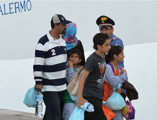 111 Inmigrantes muertos en Lampedusa y se espera el rescate de más cadáveres