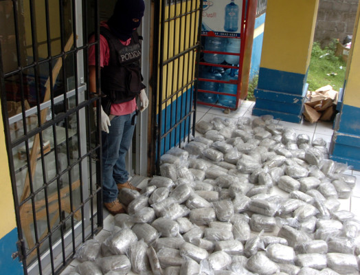 En su vehículo llevaba 246 bolsas de marihuana