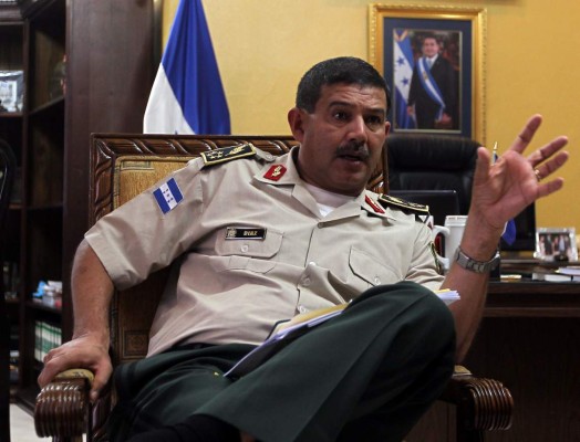 Comienzan movimientos en el mando de las Fuerzas Armadas