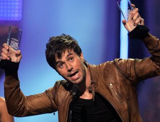 Enrique Iglesias se corona ganador en los Billboard