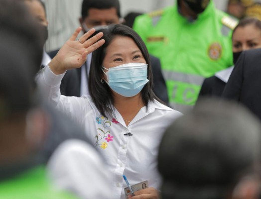 Fujimori arriba de Castillo, pero en empate técnico, según sondeo a boca de urna