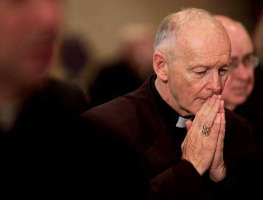 Juan Pablo II y Benedicto XVI ignoraron abusos de cardenal McCarrick