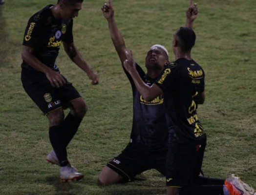 Video: Panameño Ronaldo Dinolis del Real España anota su primer gol en Honduras