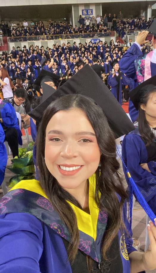 Jackeline Domínguez manifestó que durante su estadía en China que inició en 202 en el auge de la pandemia del covid-19 trató de poner a Honduras en lo más alto, destacando en cada proceso de las asignaturas llevadas en el máster en ingeniería mecánica.