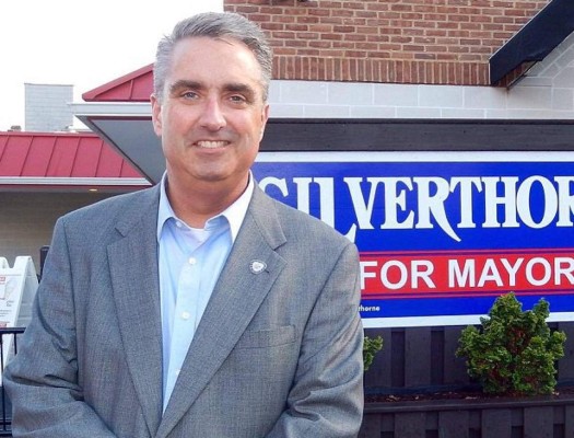 EUA: Cae alcalde de Virginia que ofrecía drogas por sexo