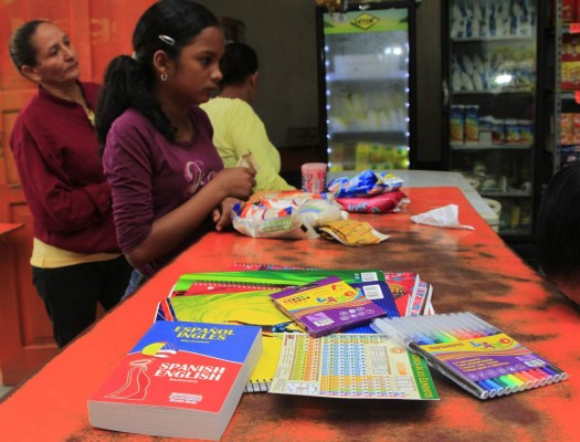 Esperan otro lote de 750 'paquestudies” para distribuir en los Banasupro