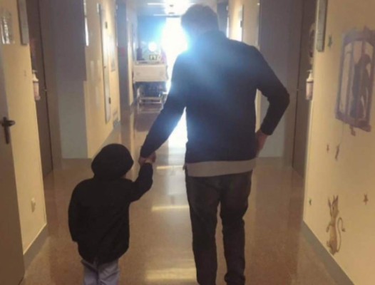 Conmovedor adiós del ex futbolista Santiago Cañizares a su hijo