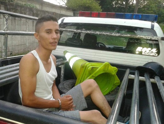 Los arrestan luego de robar un carro en San Pedro Sula