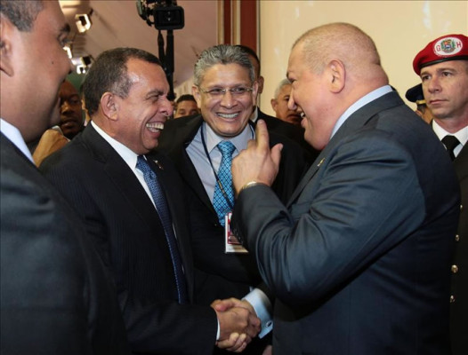 Lobo rendirá un homenaje póstumo a Hugo Chávez en Venezuela