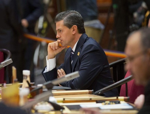 China pide explicaciones a Peña Nieto tras revocar licitación de tren bala