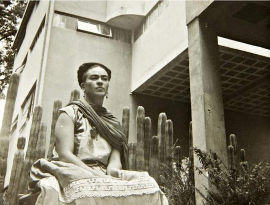 Venden por 35,000 dólares en Nueva York unas fotos inéditas de Frida Kahlo
