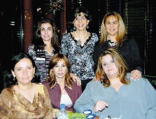 Unidas después de 25 años de egresar