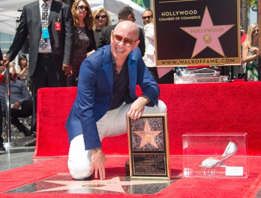 Pitbull desvela su estrella en Hollywood