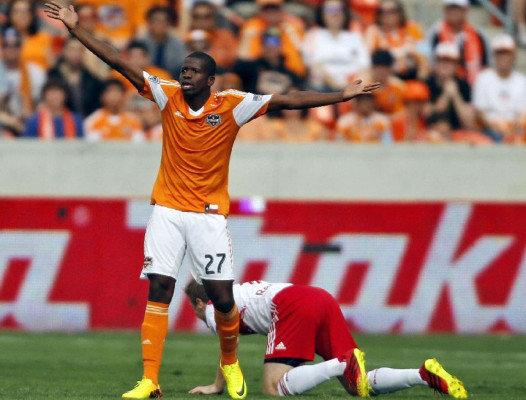 Houston Dynamo rescató un empate contra Red Bulls