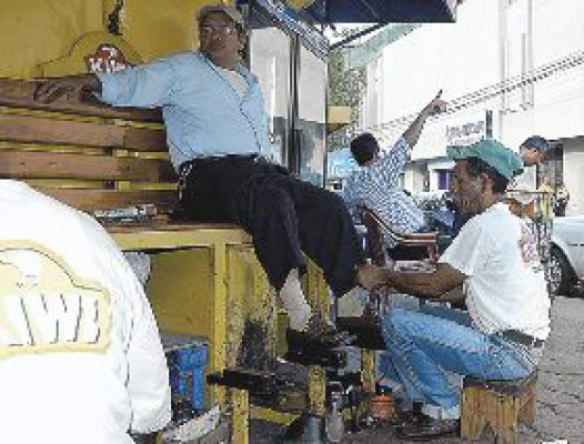 Entre la chinola, el trapo y el chiste