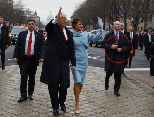 El agente del Servicio Secreto que se volvió viral por 'sus brazos falsos'