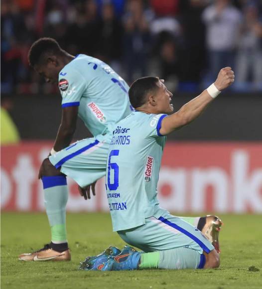 Héctor ‘La Perrita’ Castellanos rompió a llorar de alegría por la histórica clasificación del Motagua a cuartos de final de la Concachampions.