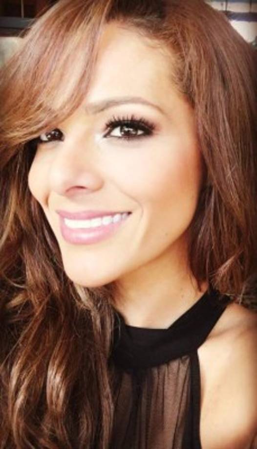 Nathalia Casco seduce con su mirada.