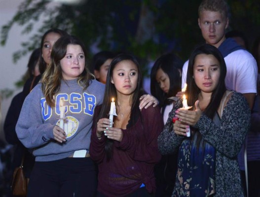 Fotos: Santa Barbara llora tras masacre en universidad