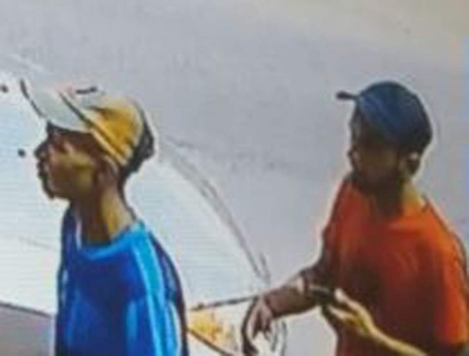 Según la Policía, los asesinos son miembros de un grupo de la pandilla 18, de los que ya tienen sus alias, pero aún los dos sujetos que están identificados en los videos captados por las cámaras de seguridad de haber asesinado a los dos barberos no han sido capturados, mientras los limeños trabajan y caminan con temor por la ciudad en la que han ocurrido varios crímenes.