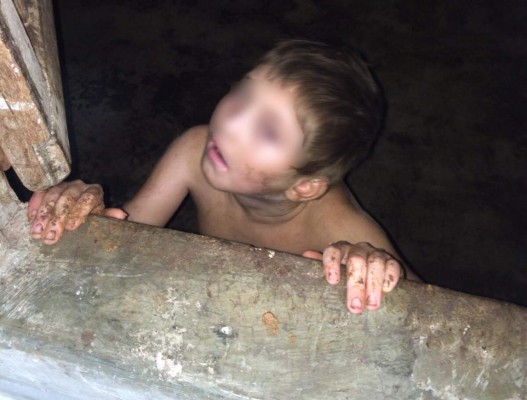 Hallan a menor abandonado dentro de su casa en Santa Bárbara