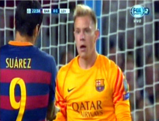 VIDEO: El fuerte reclamo de Luis Suárez a Ter Stegen por gol encajado