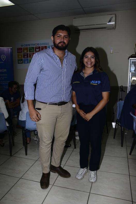 Mauricio Canales y Abigail Ramos