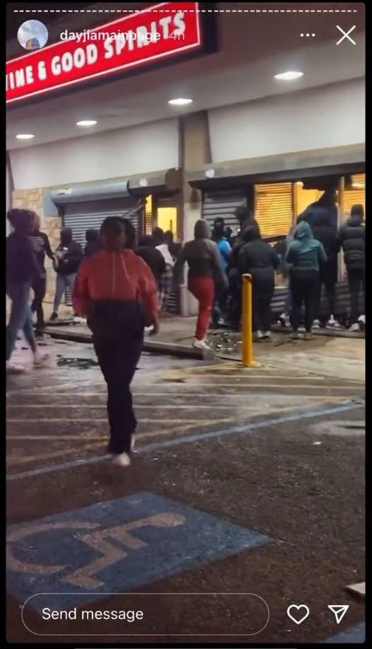 Los saqueos estallaron después de que una jueza decidiera no presentar cargos contra un policía que mató a tiros a un conductor.