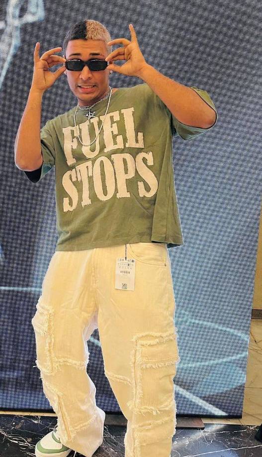 Actualmente, en su cuenta de Tiktok alcanza más de un millón de seguidores y medio millón en su cuenta oficial de Instagram.