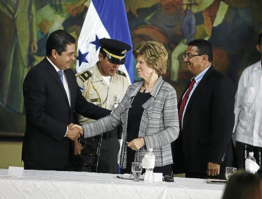 Honduras firma acuerdo para combatir corrupción